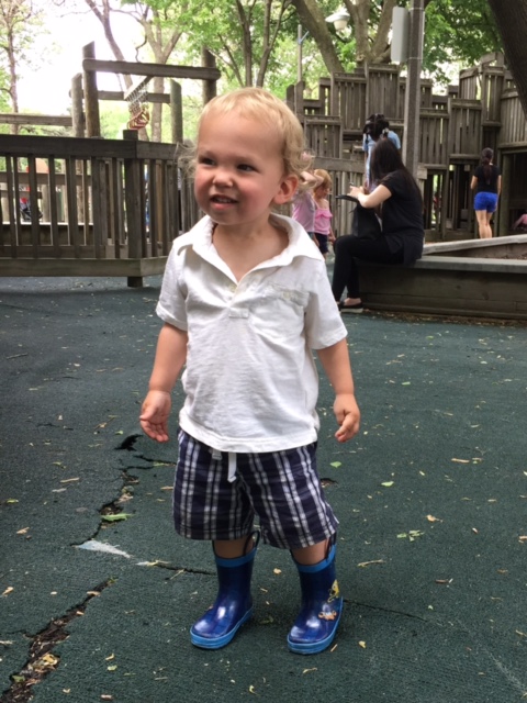 Looks can be deceiving. It may look like a sunny day, but let me tell you - I was the only one wearing rain boots when the rain unexpectedly came 2 hours early. Boo yah!