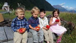 The under-6 wedding party - LOVE!